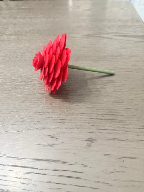 Spinnable fidget rose