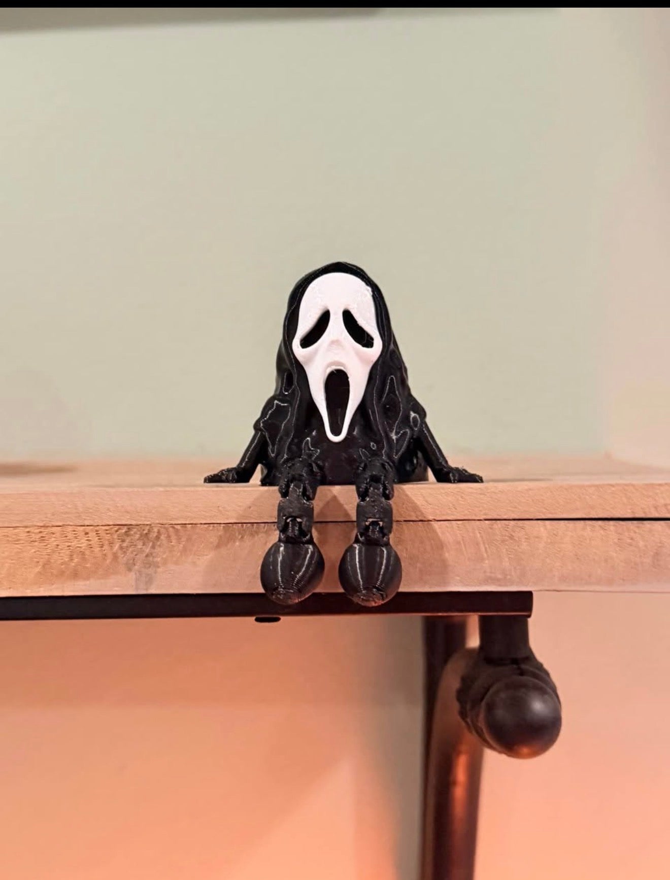 GhostFace with articulated legs