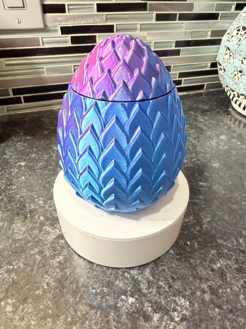 Dragon egg with rotating inner wall and a beautiful spike dragon inside