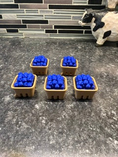 Basket of Blueberries clicker