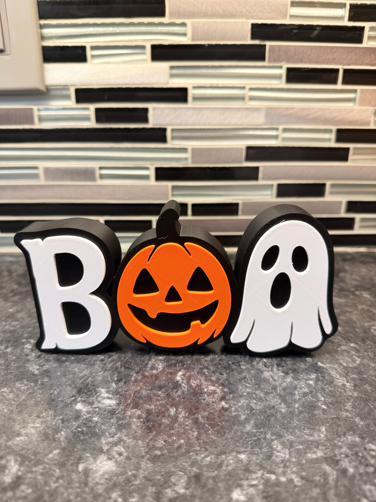 "Boo" Halloween Decor