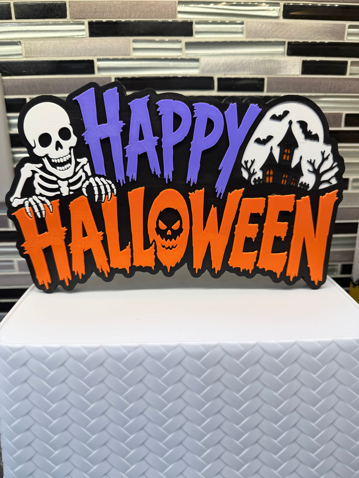 "Happy Halloween" Decor